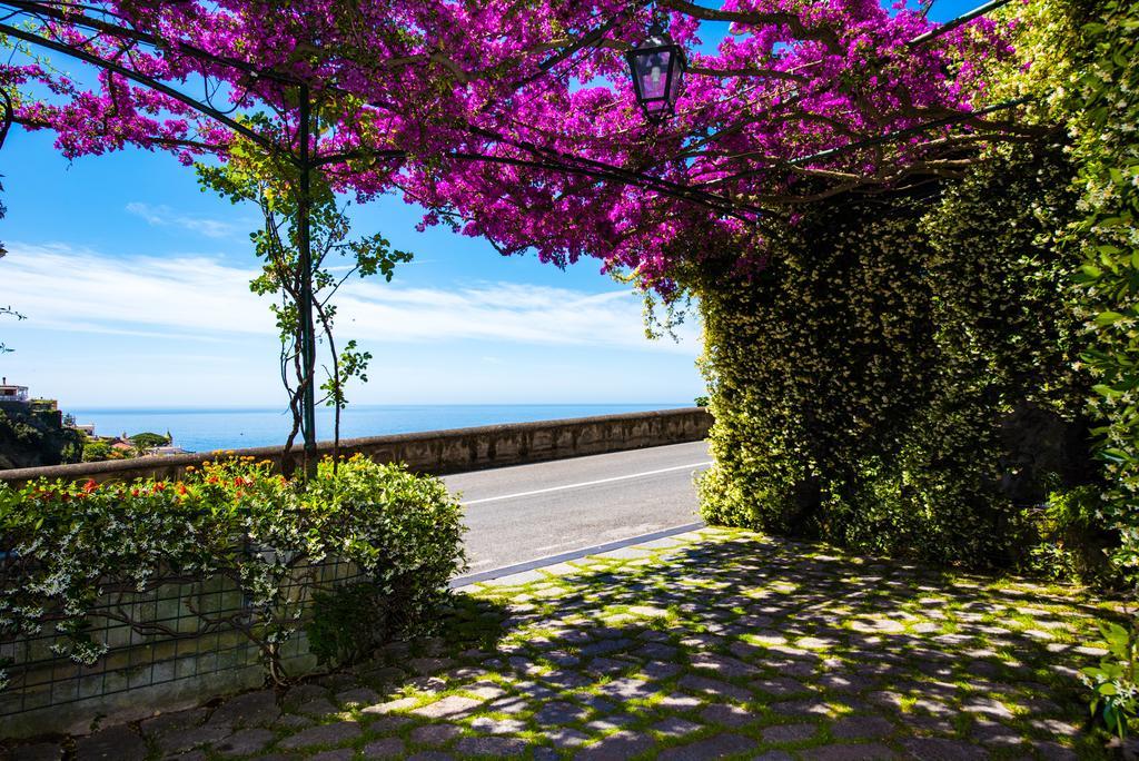 Hotel Pellegrino Praiano Exterior photo